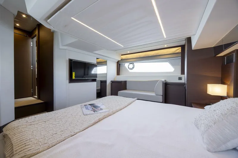  Yacht Photos Pics 2024 Prestige 460 - Image 43