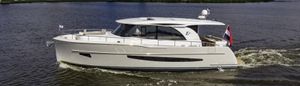 2023 Boarncruiser 1440 Elegance - Center Sleeper