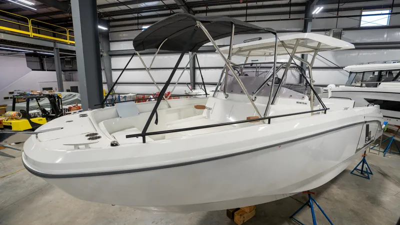  Yacht Photos Pics 2025 Beneteau Flyer 9 SPACEdeck boat in a warehouse setting.