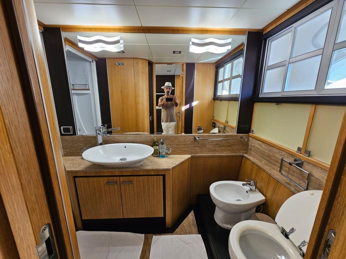 2006 Abacus 70 