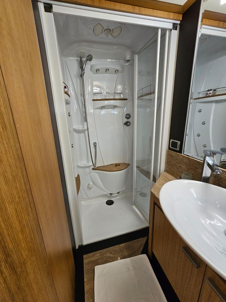 2006 Abacus 70 