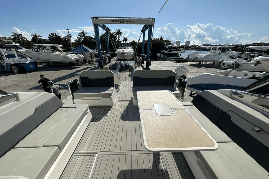 2022 Aquila 32