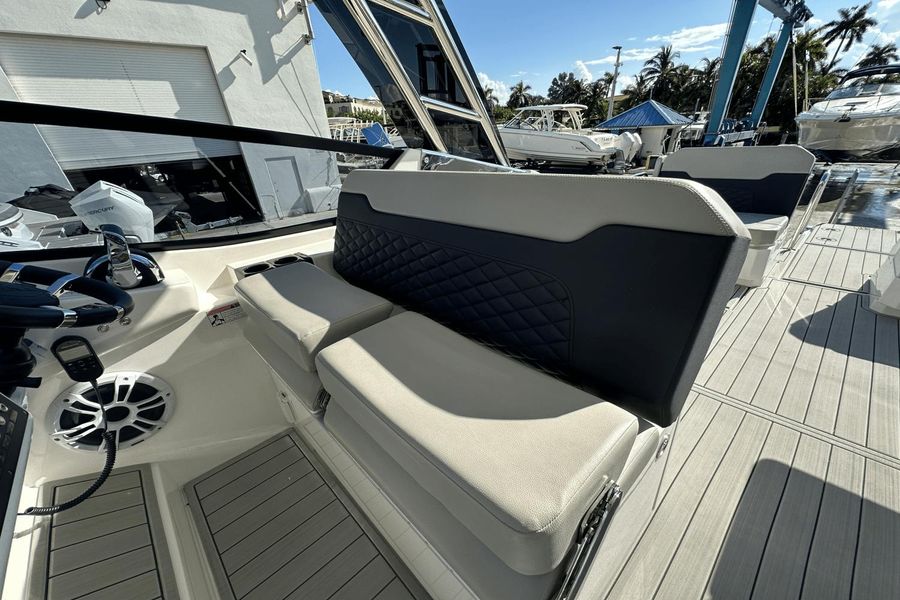 2022 Aquila 32