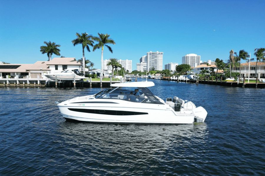 2022 Aquila 32