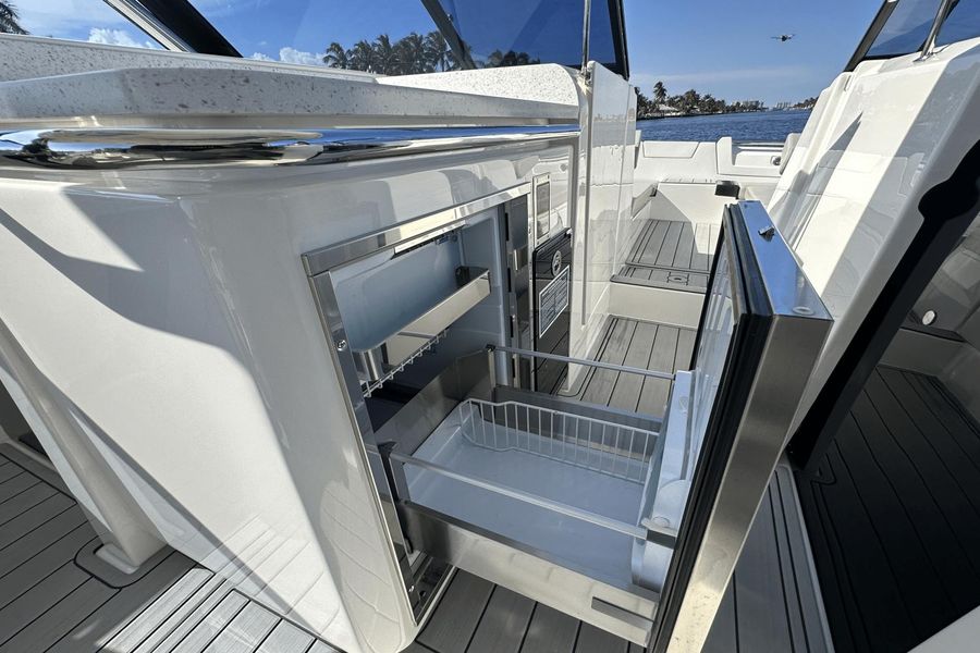 2022 Aquila 32