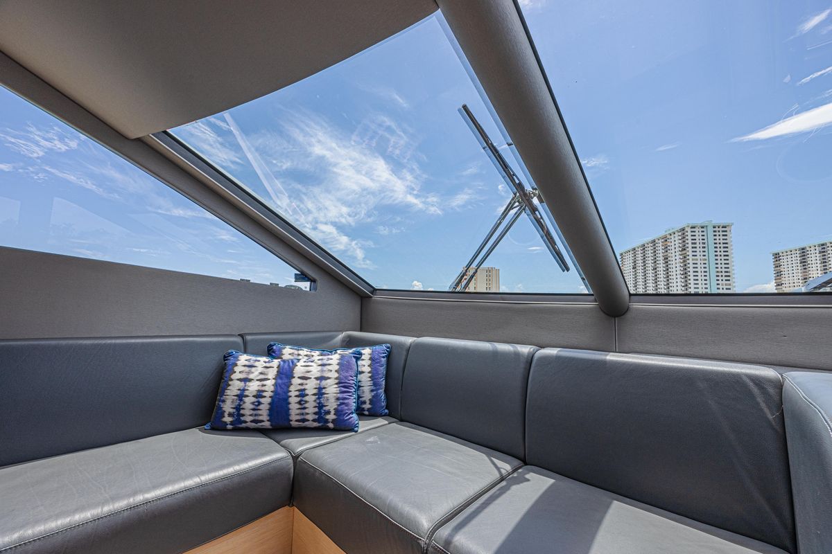 2017 Sunseeker 75 