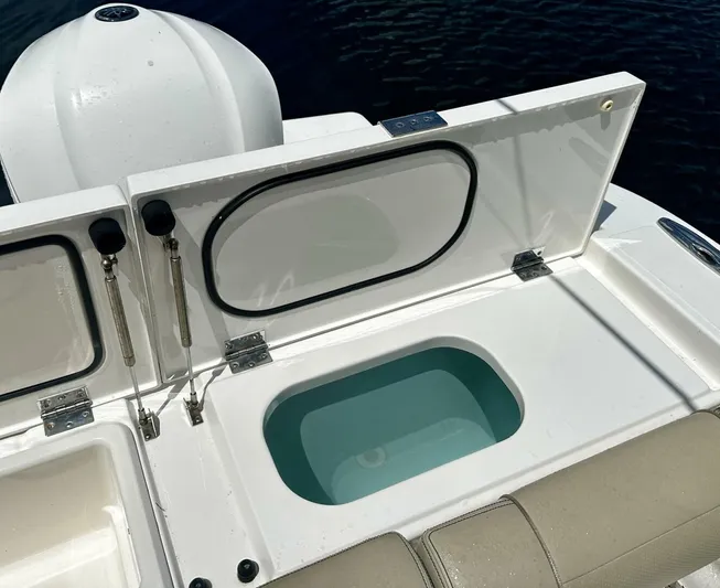  Yacht Photos Pics 2019 Pursuit Os325 Offshore - Image 13