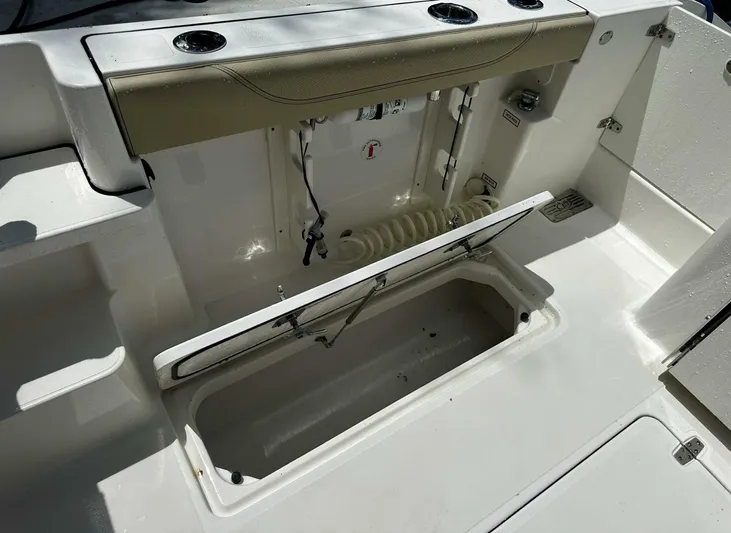  Yacht Photos Pics 2019 Pursuit Os325 Offshore - Image 16