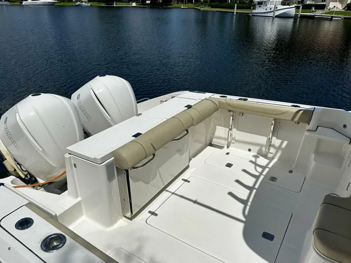  Yacht Photos Pics 2019 Pursuit Os325 Offshore - Image 10