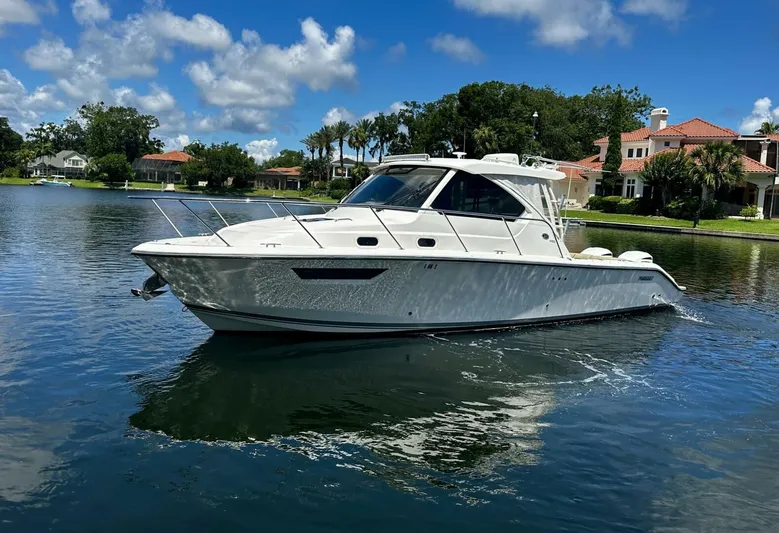  Yacht Photos Pics 2019 Pursuit Os325 Offshore - Image 3