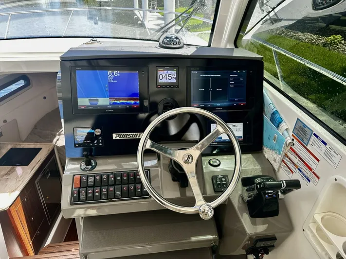  Yacht Photos Pics 2019 Pursuit Os325 Offshore - Image 24