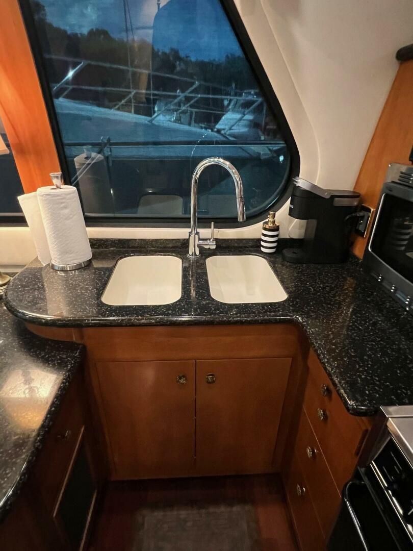 2001 Carver 53 