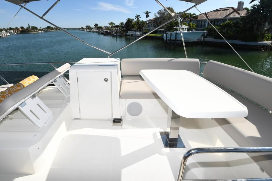 2021 Prestige 420 Flybridge