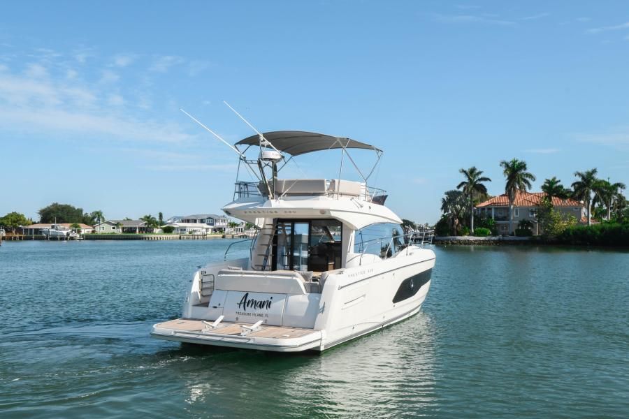 2021 Prestige 420 Flybridge