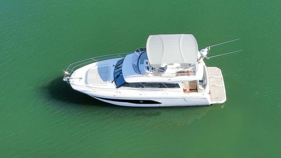 2021 Prestige 420 Flybridge