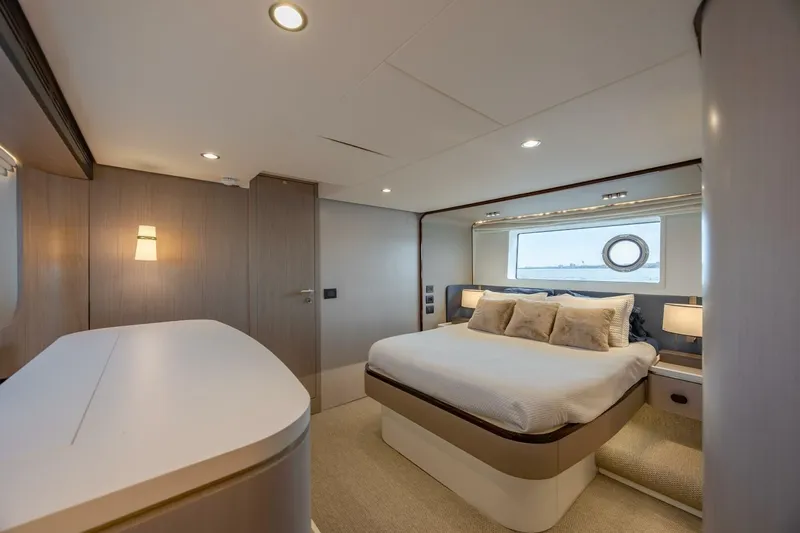 Dolce Vita Yacht Photos Pics 2023 Azimut 60 Fly - Image 40