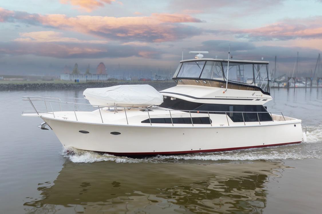 Mikelson 50 Luxury Yacht