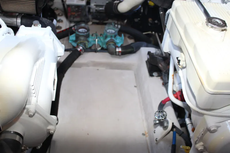 Lopez Cove II Yacht Photos Pics 