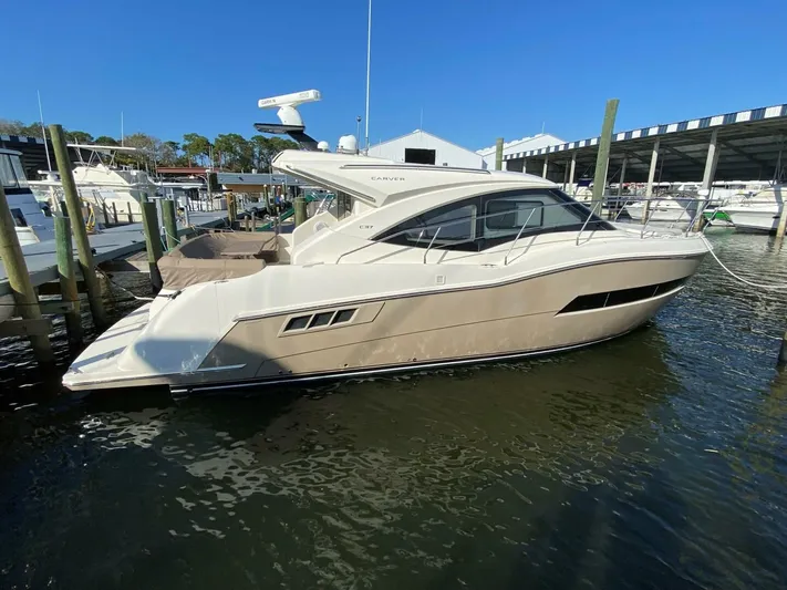 Mabe's Kid Yacht Photos Pics 2017 Carver C37 Coupe Diesel - Image 4