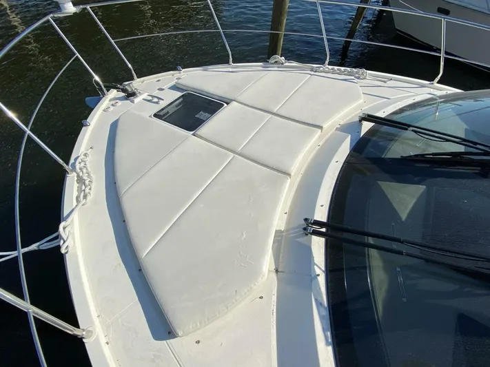 Mabe's Kid Yacht Photos Pics 2017 Carver C37 Coupe Diesel - Image 5