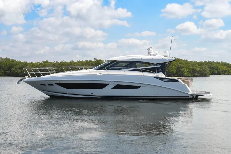 Lopez Cove II Yacht Photos Pics 