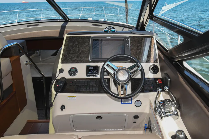 Lopez Cove II Yacht Photos Pics 