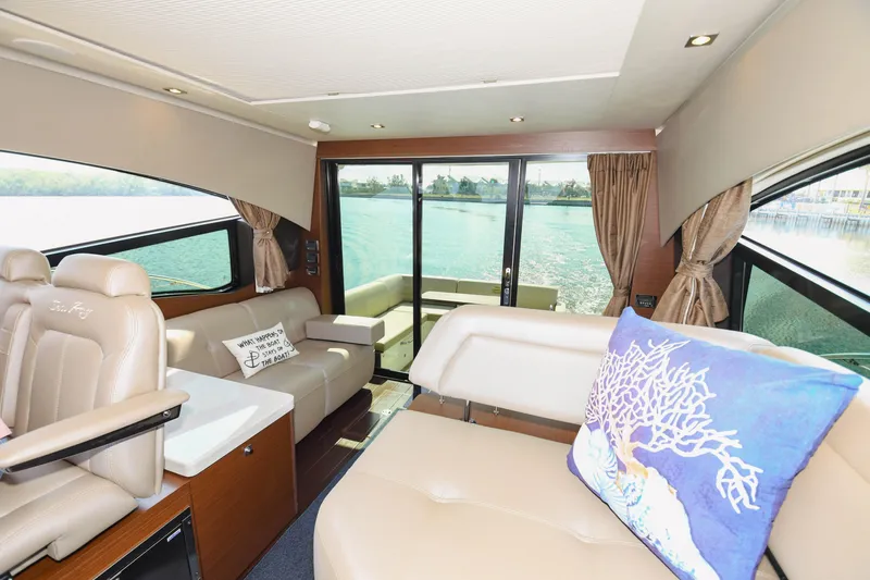 Lopez Cove II Yacht Photos Pics 