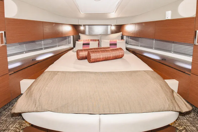 Lopez Cove II Yacht Photos Pics 