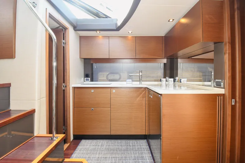 Lopez Cove II Yacht Photos Pics 