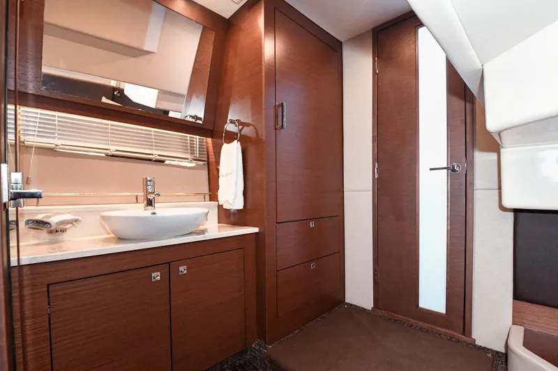 Lopez Cove II Yacht Photos Pics 