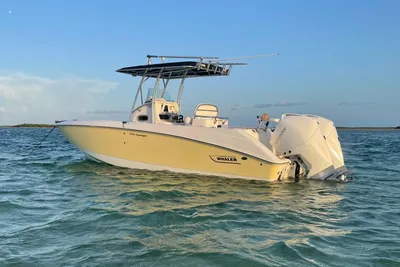 Boston Whaler 270 Outrage