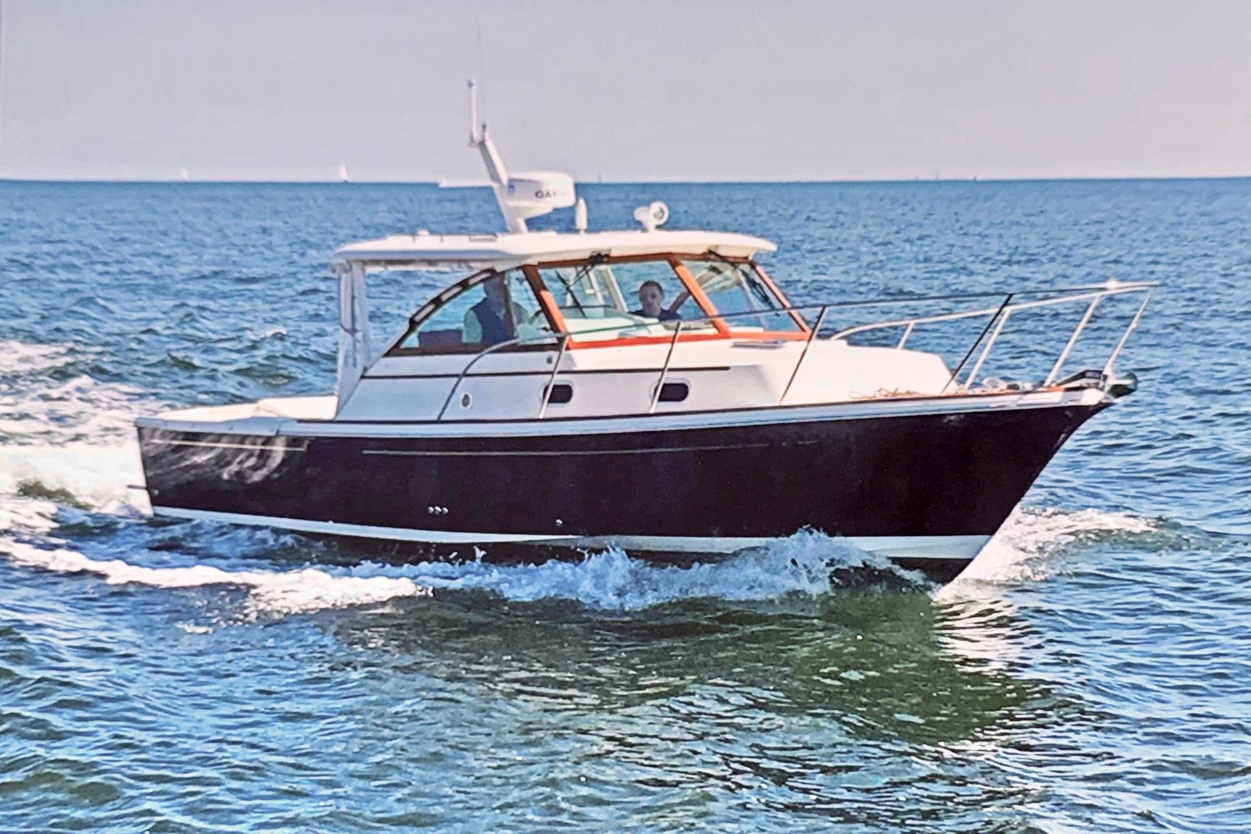 Hunt Yachts Surfhunter 29