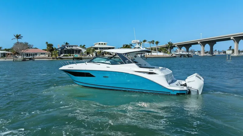  Yacht Photos Pics 2022 Sea Ray 320 Sundancer - Image 7
