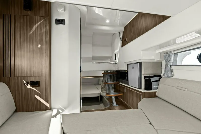  Yacht Photos Pics 2022 Sea Ray 320 Sundancer - Image 30