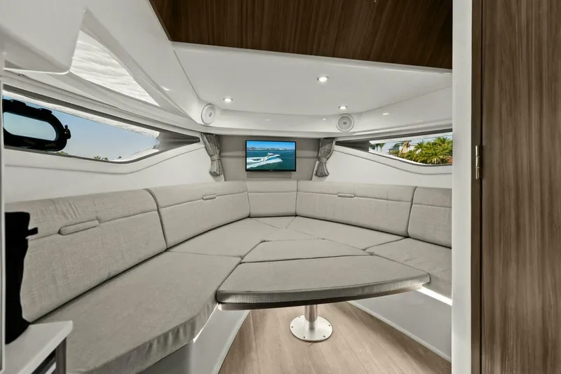  Yacht Photos Pics 2022 Sea Ray 320 Sundancer - Image 6