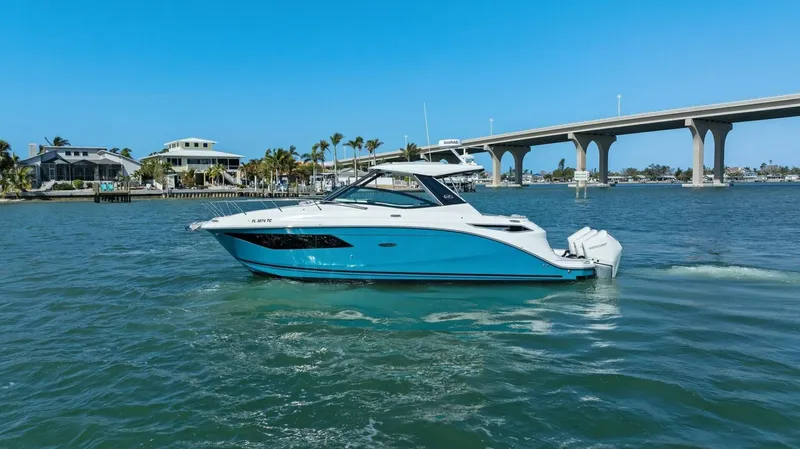  Yacht Photos Pics 2022 Sea Ray 320 Sundancer - Image 1