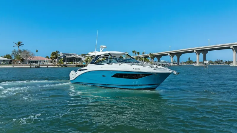 Yacht Photos Pics 2022 Sea Ray 320 Sundancer - Image 9