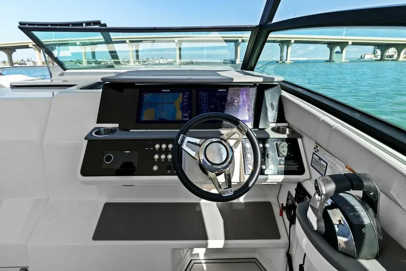  Yacht Photos Pics 2022 Sea Ray 320 Sundancer - Image 4