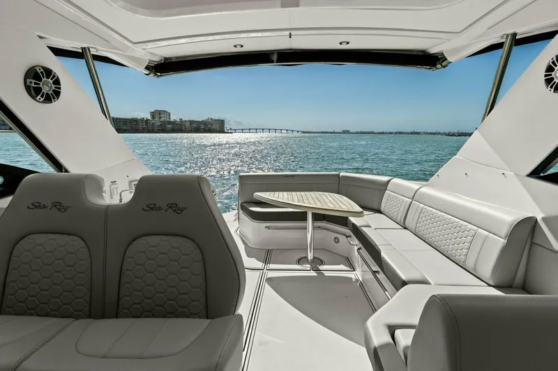 Yacht Photos Pics 2022 Sea Ray 320 Sundancer - Image 23