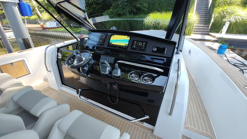 Nauti Mate Yacht Photos Pics Helm