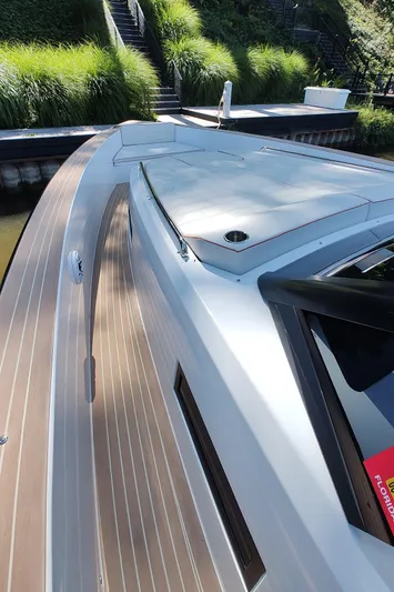 Nauti Mate Yacht Photos Pics Sunpad