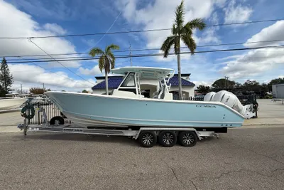 Cobia 305 Center Console