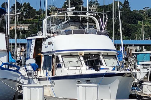 1987 Jefferson Cockpit Motoryacht