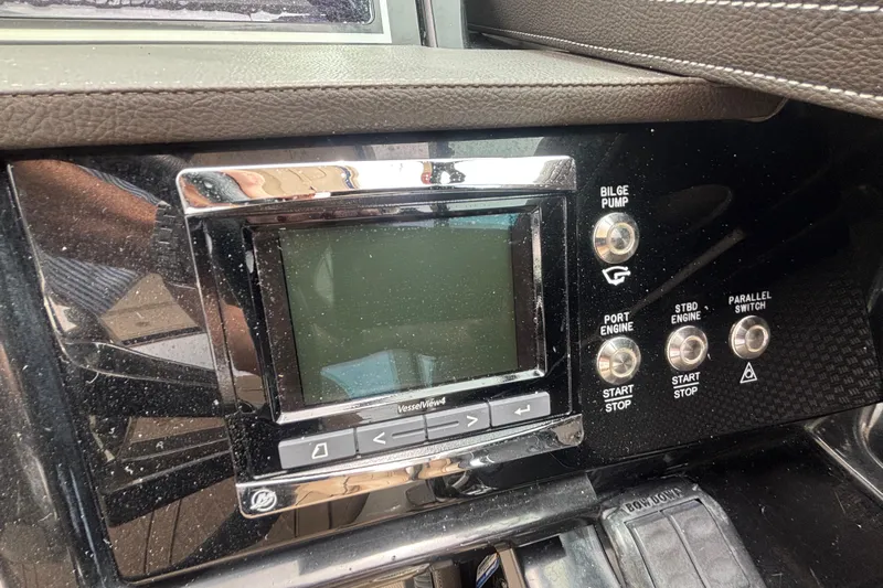 Yacht Photos Pics Control panel of a 2018 Sea Ray SLX 310 Outboard boat with VesselView display.
