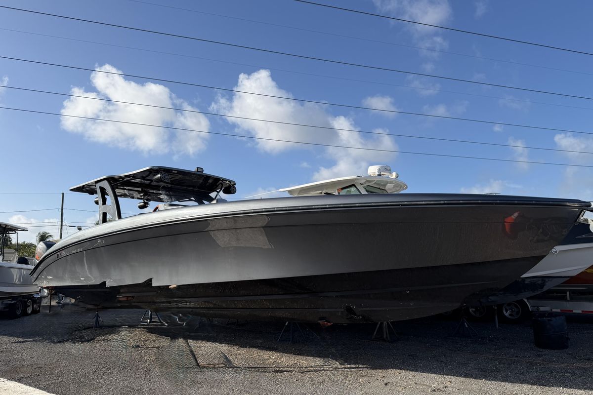 2019 Midnight Express 43 