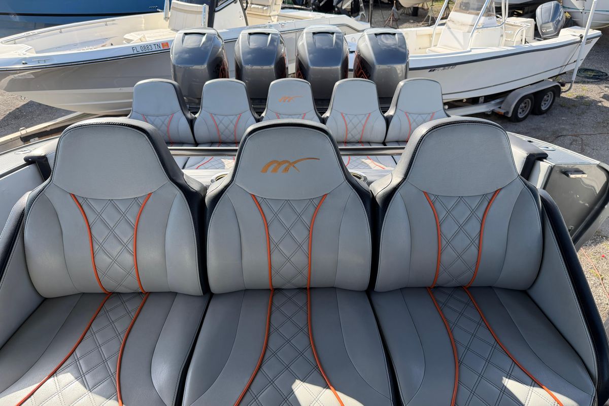 2019 Midnight Express 43 