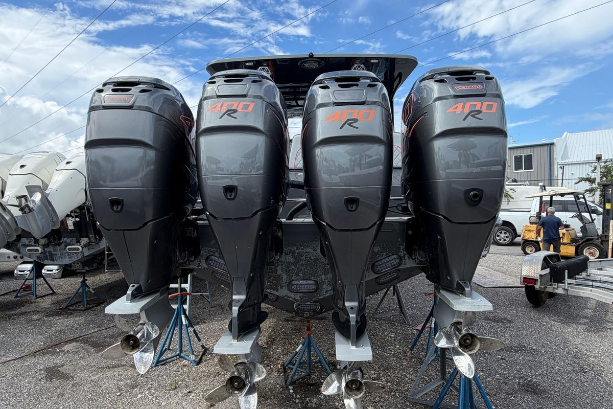 2019 Midnight Express 43 