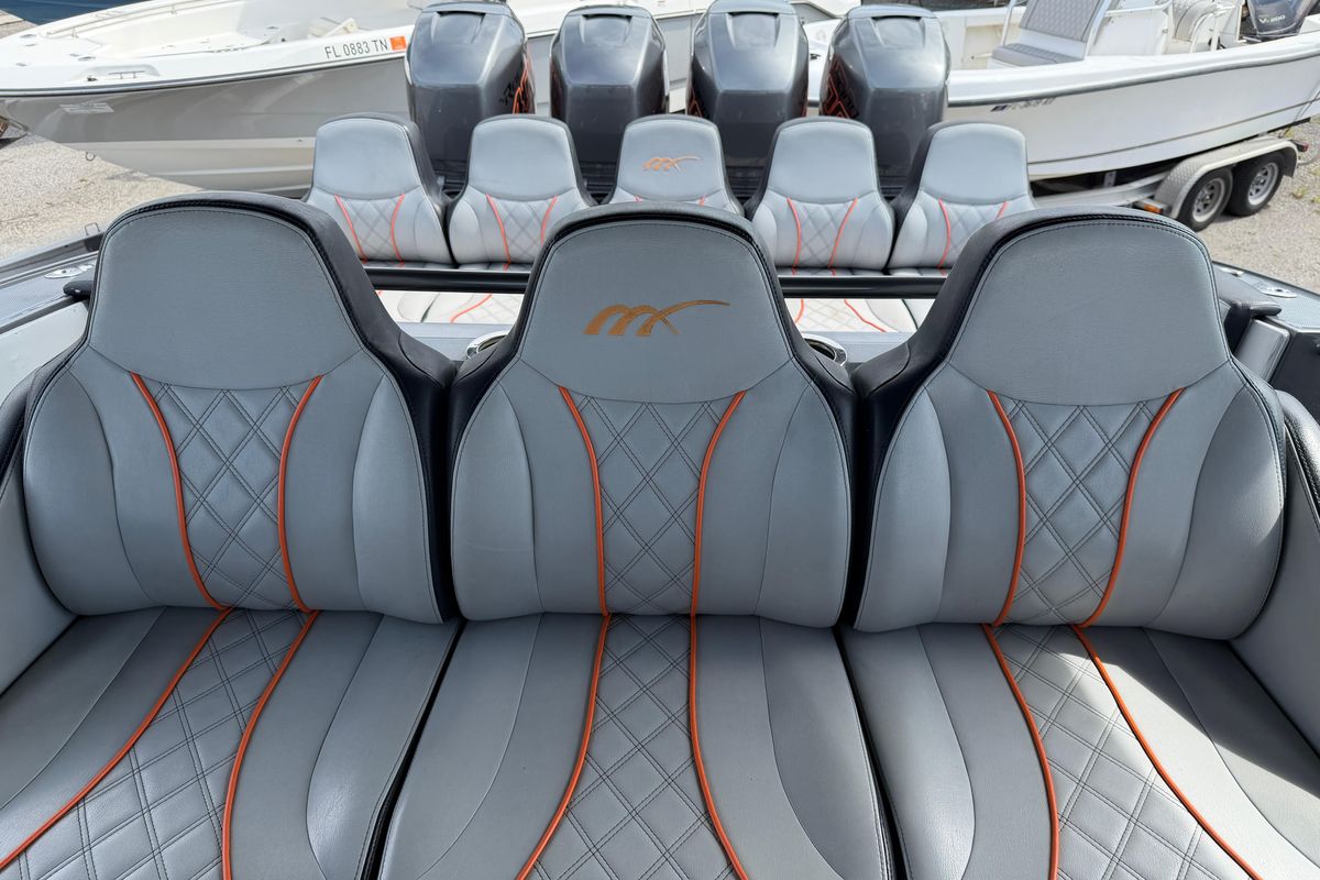 2019 Midnight Express 43 