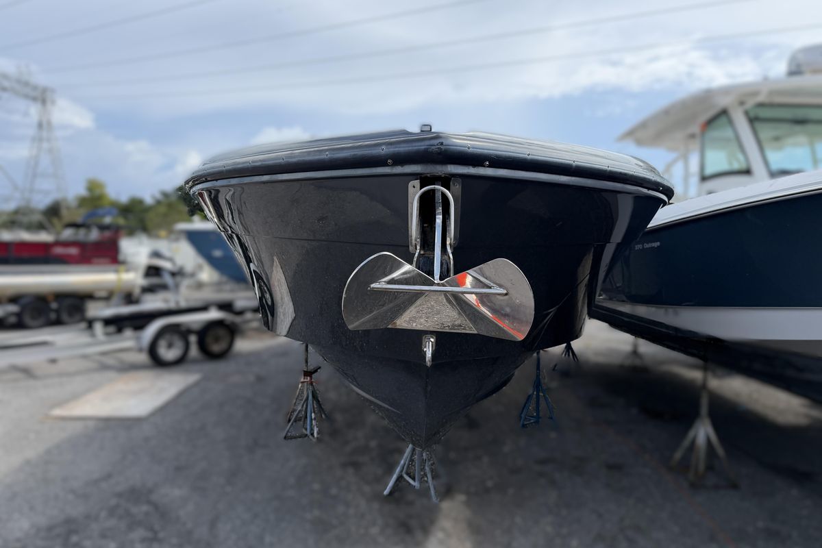 2019 Midnight Express 43 
