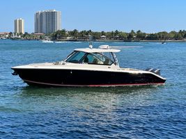 2016 35' Pursuit-325DC Stuart, FL, US